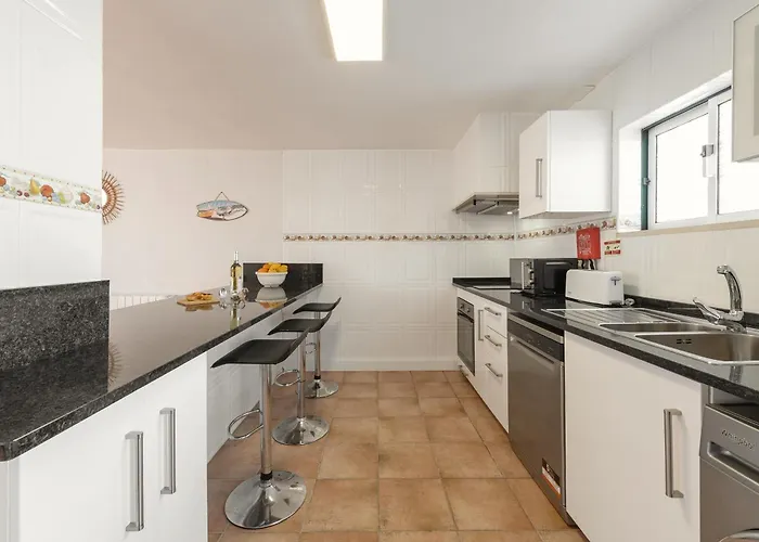 Moradia Marques Вилла